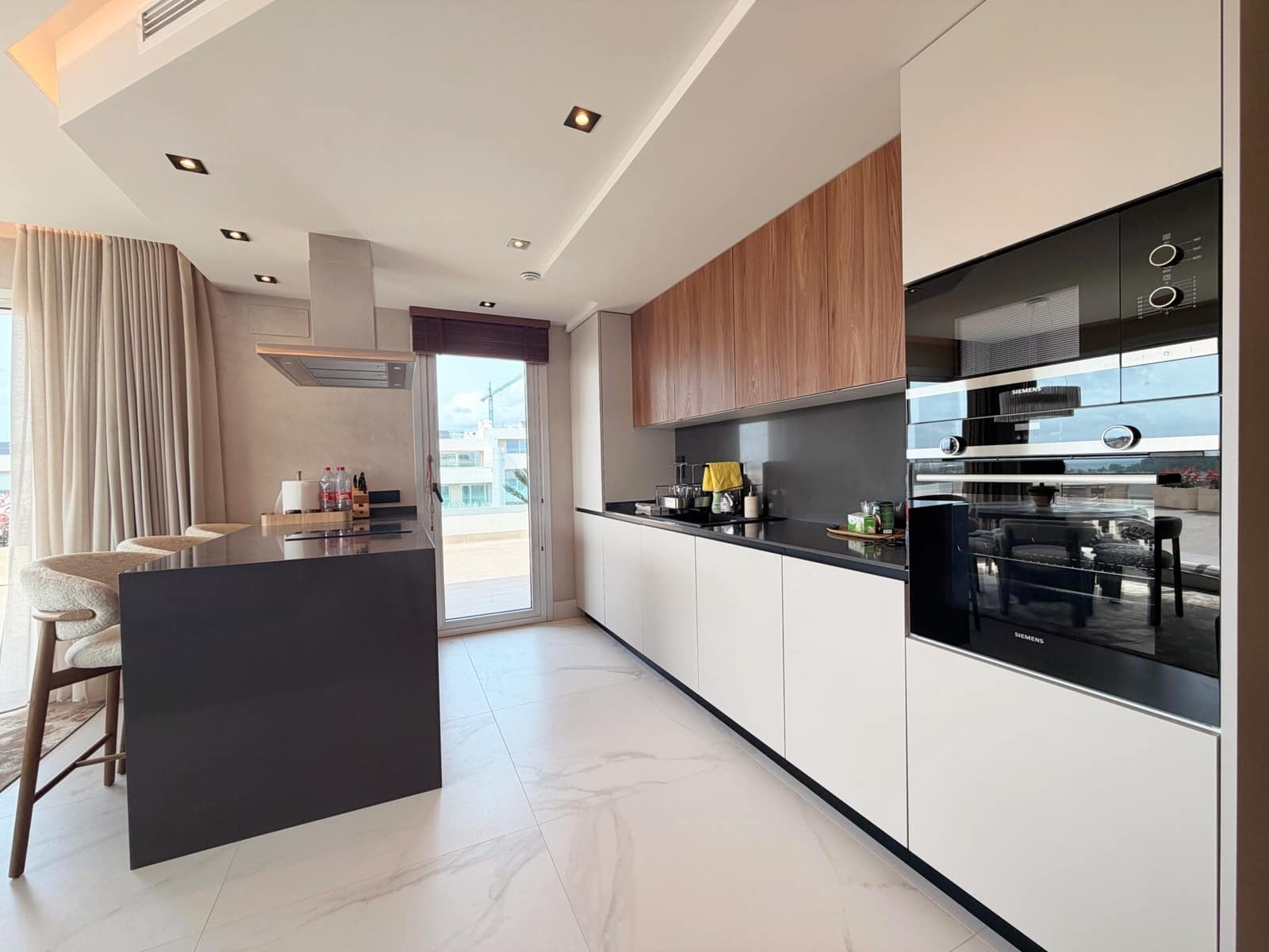 3 bedroom Penthouse for sale in San Pedro de Alcantara with pool garage - € 2,995,000 (Ref: 9704896)