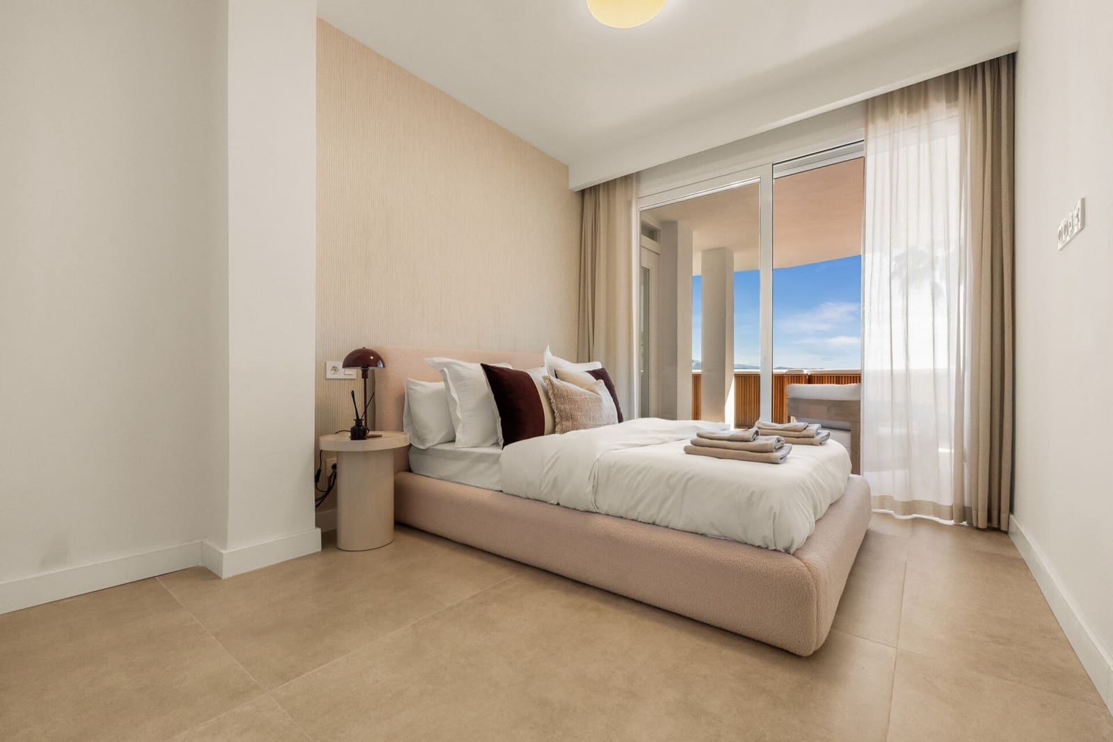 2 bedroom Apartment for sale in Nueva Andalucia with pool - € 690,000 (Ref: 9711236)