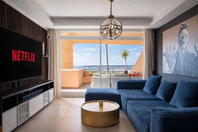 3 sypialnia Apartament na sprzedaż w Marbella z basenem garażem - 1 350 000 € (Ref: 9726512)