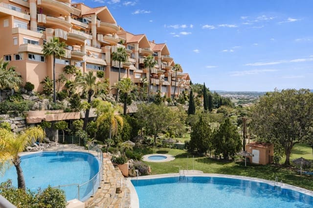 Apartamento de 3 habitaciones en Marbella en venta con piscina garaje - 1.350.000 € (Ref: 9726512)