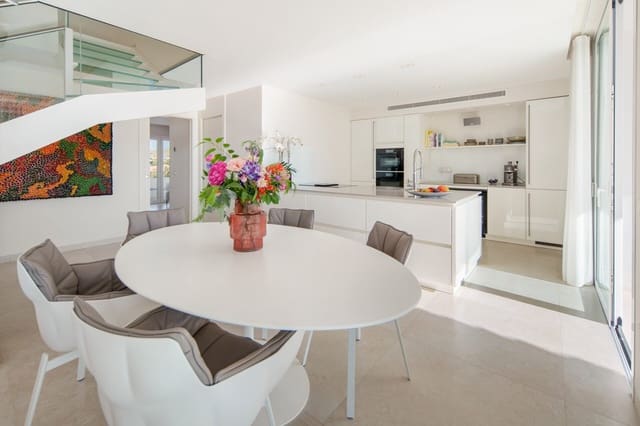 3 bedroom Villa for sale in Golden Mile, Marbella with pool garage - € 2,495,000 (Ref: 9731780)