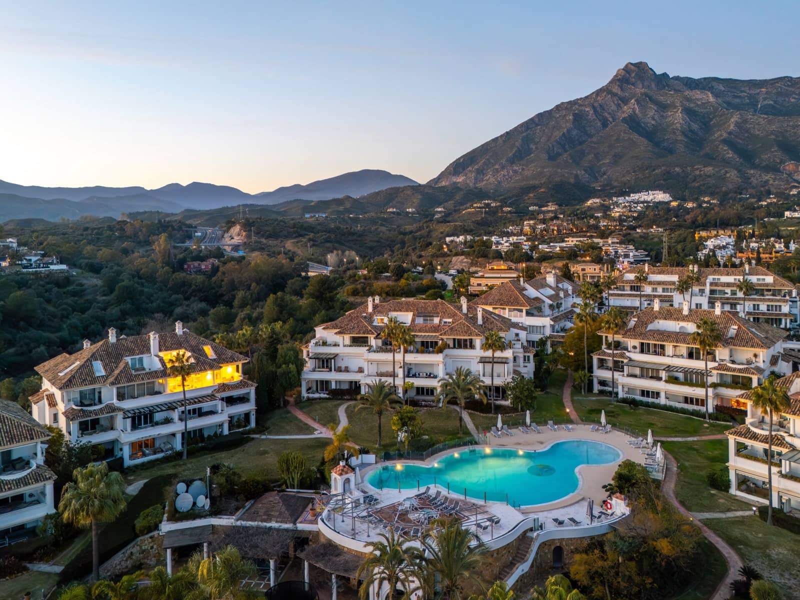 3 quarto Moradia para venda em Golden Mile com piscina garagem - 2 495 000 € (Ref: 9731780)