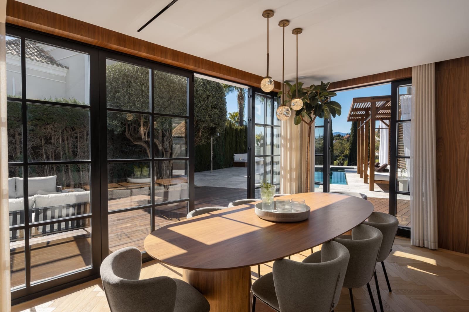 4 Zimmer Villa zu verkaufen in Nueva Andalucia mit Pool - 4.250.000 € (Ref: 9731781)