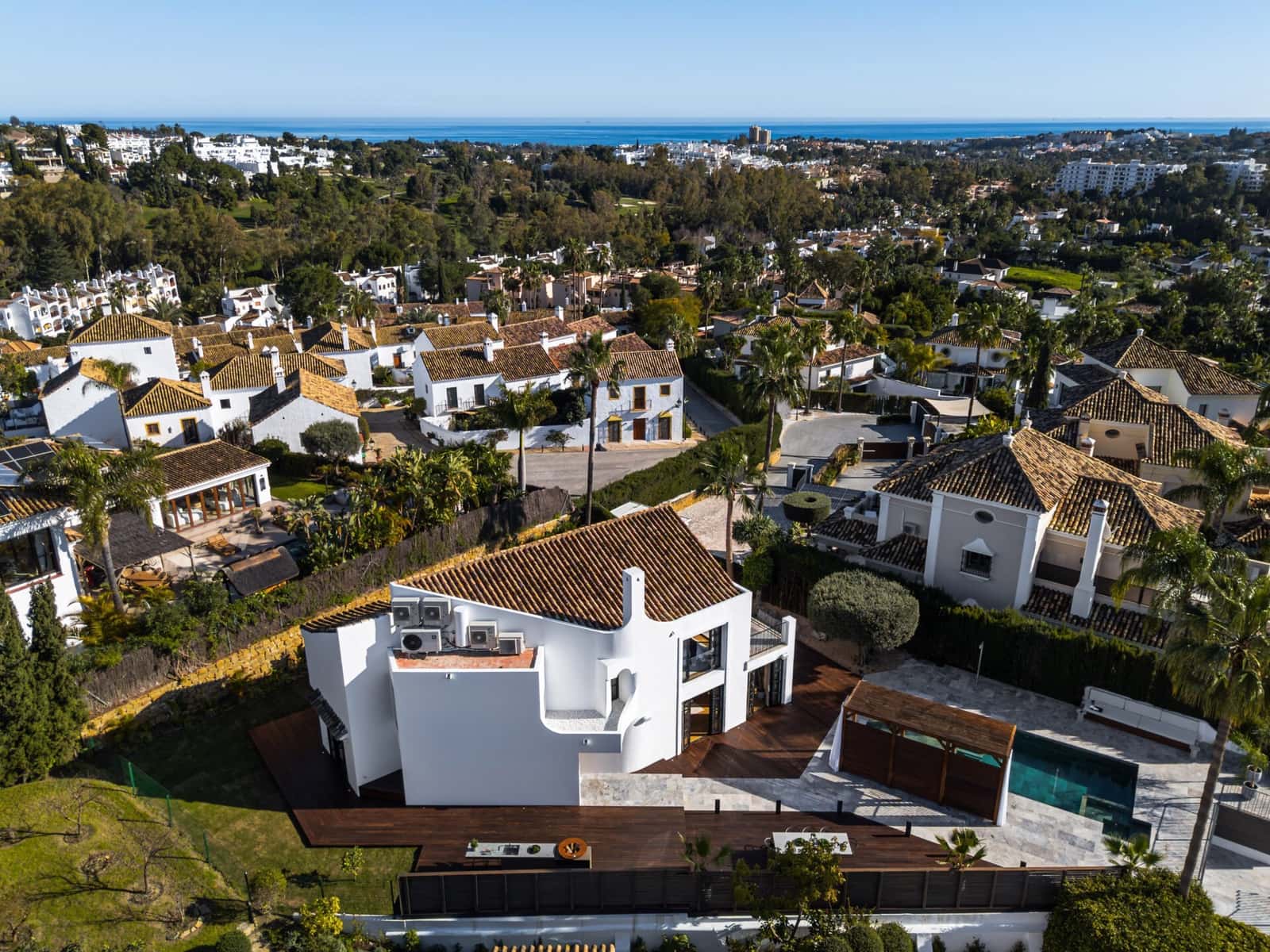 4 Zimmer Villa zu verkaufen in Nueva Andalucia mit Pool - 4.250.000 € (Ref: 9731781)