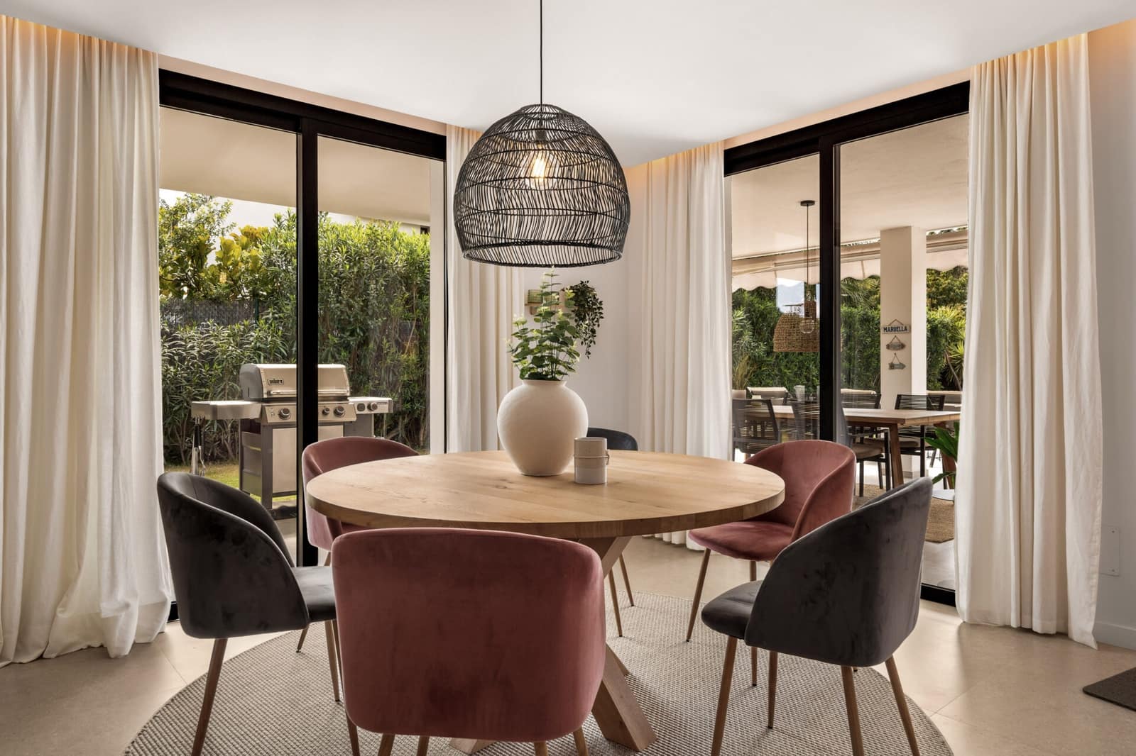 4 chambre Villa/Maison à vendre à Nueva Andalucia avec piscine garage - 2 650 000 € (Ref: 9735366)