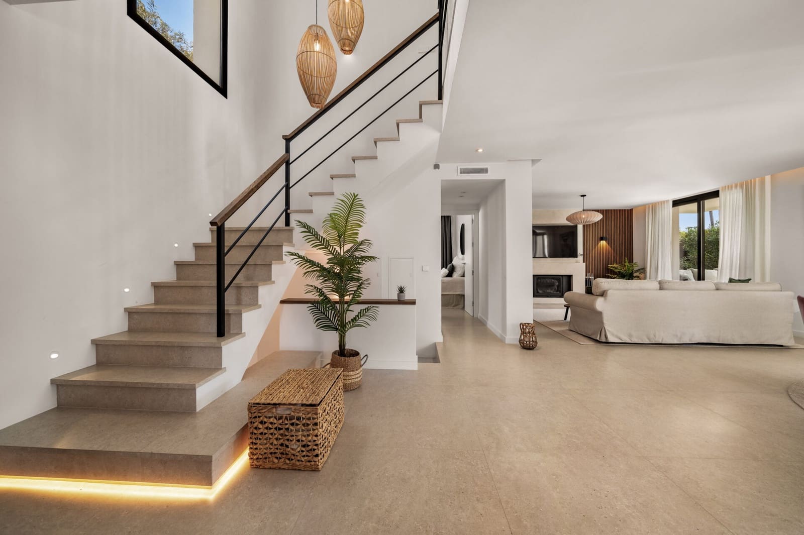 4 chambre Villa/Maison à vendre à Nueva Andalucia avec piscine garage - 2 650 000 € (Ref: 9735366)