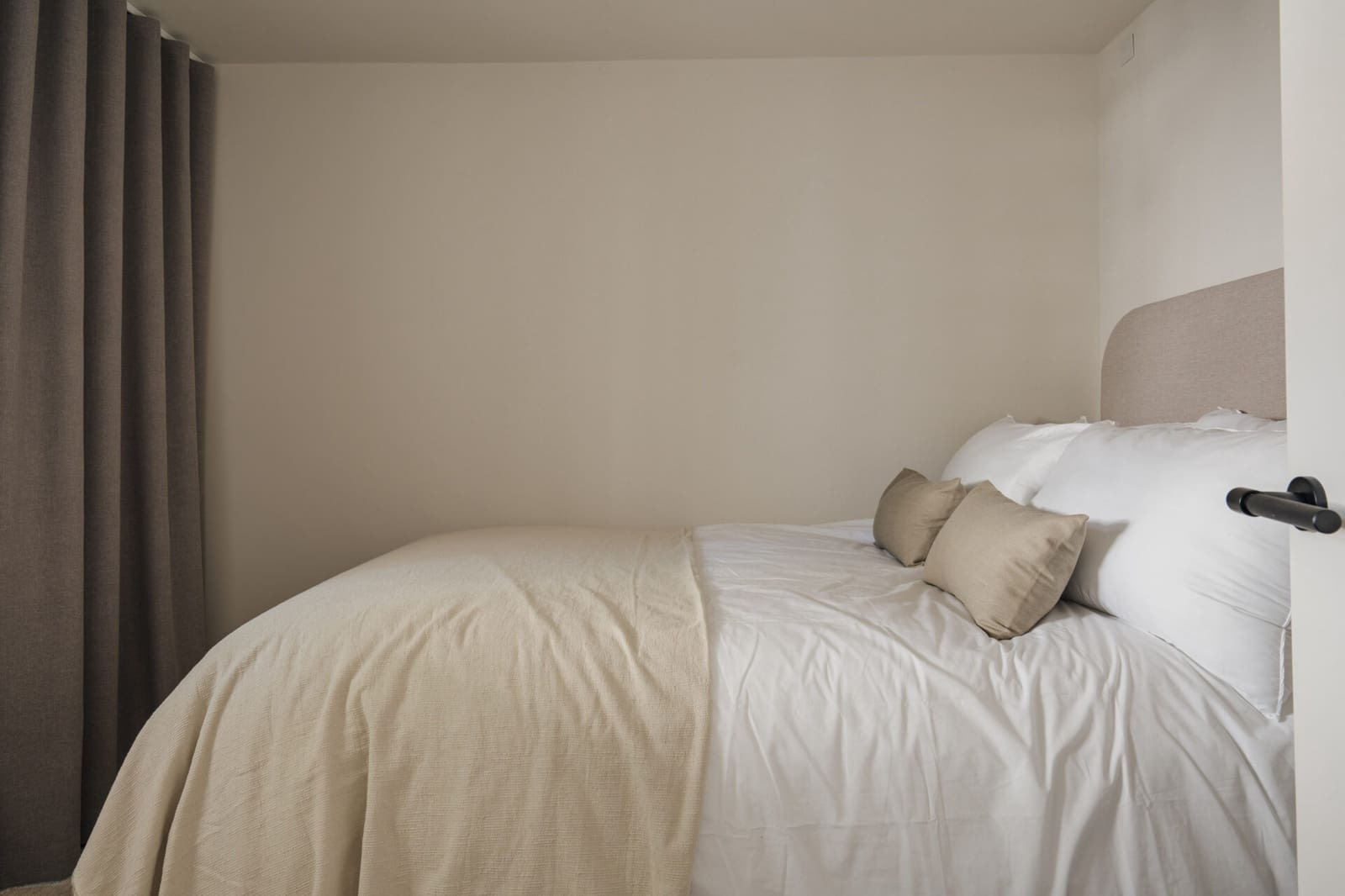 3 quarto Apartamento para venda em Nueva Andalucia com piscina - 1 095 000 € (Ref: 9761801)