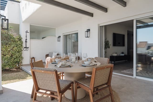 3 quarto Apartamento para venda em Nueva Andalucia, Marbella com piscina - 1 095 000 € (Ref: 9761801)