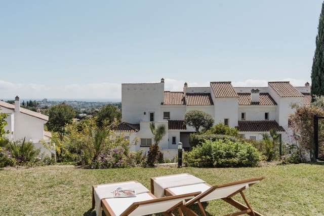 3 quarto Apartamento para venda em Nueva Andalucia, Marbella com piscina - 1 095 000 € (Ref: 9761801)