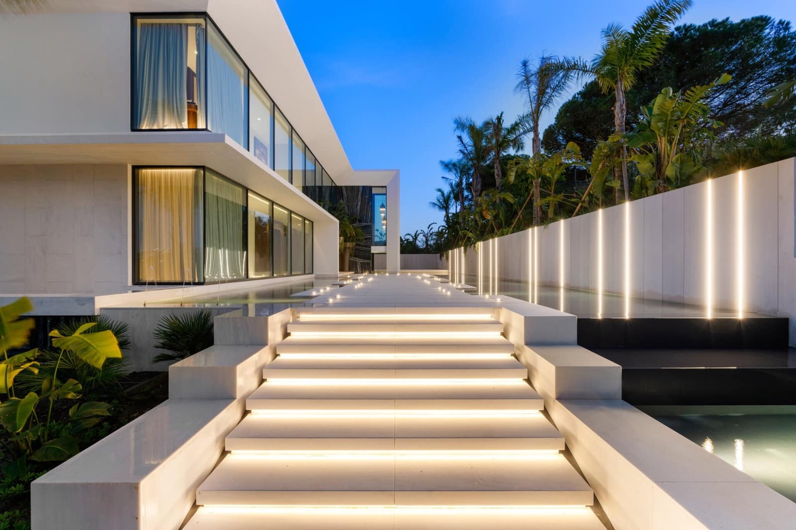 6 bedroom Villa for sale in Sotogrande with pool garage - € 9,950,000 (Ref: 9761802)