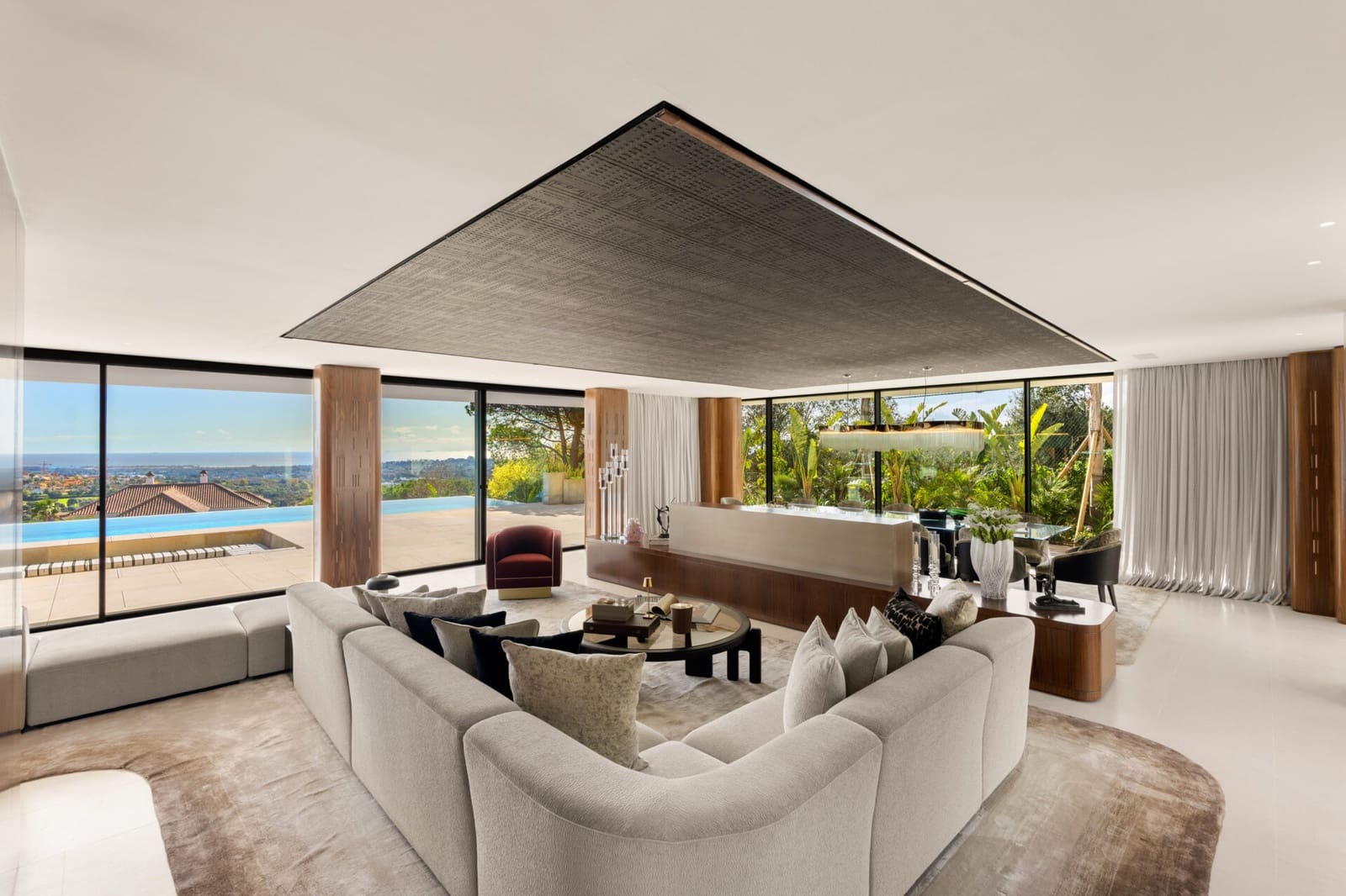 6 bedroom Villa for sale in Sotogrande with pool garage - € 9,950,000 (Ref: 9761802)