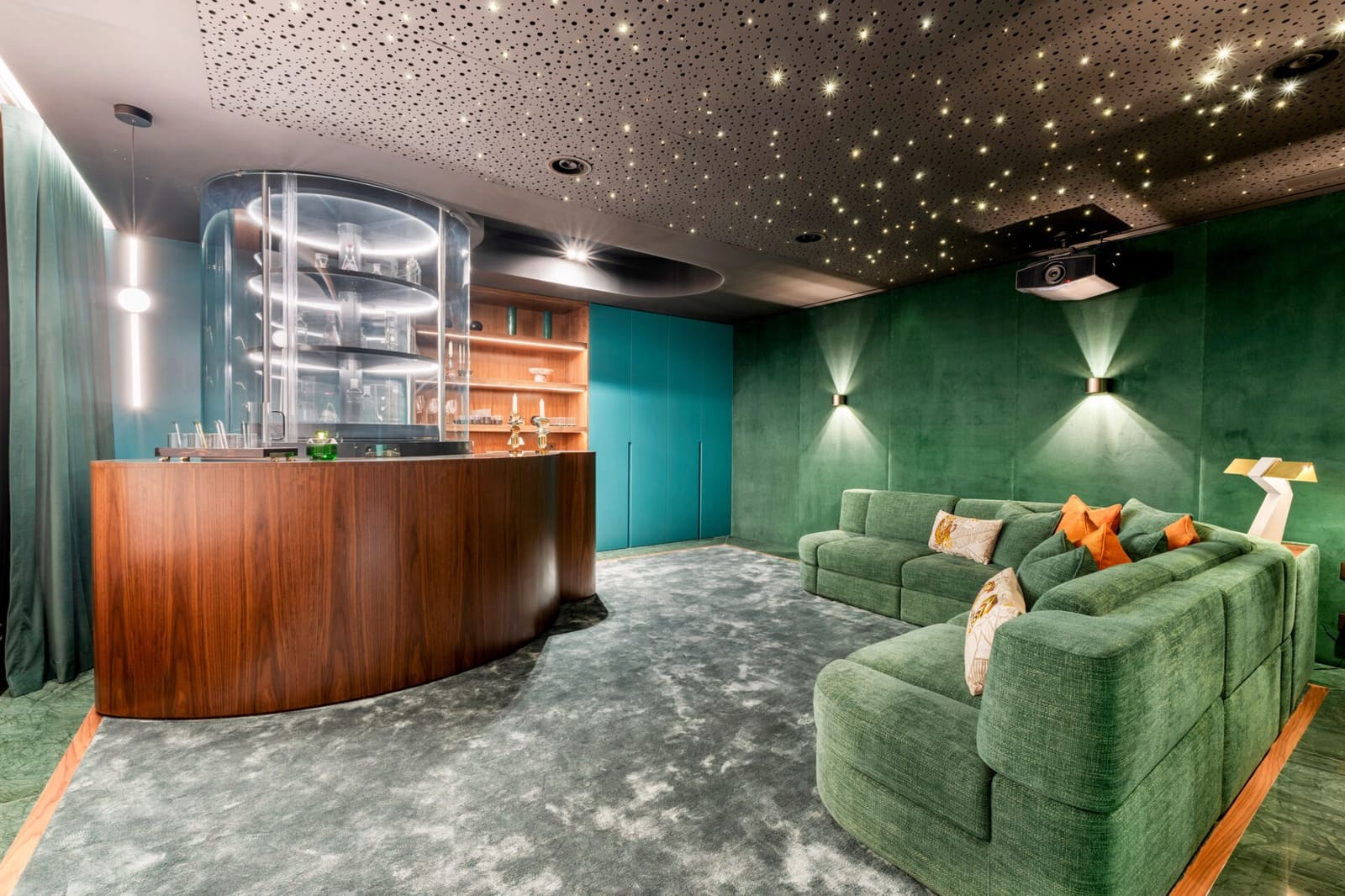 6 bedroom Villa for sale in Sotogrande with pool garage - € 9,950,000 (Ref: 9761802)