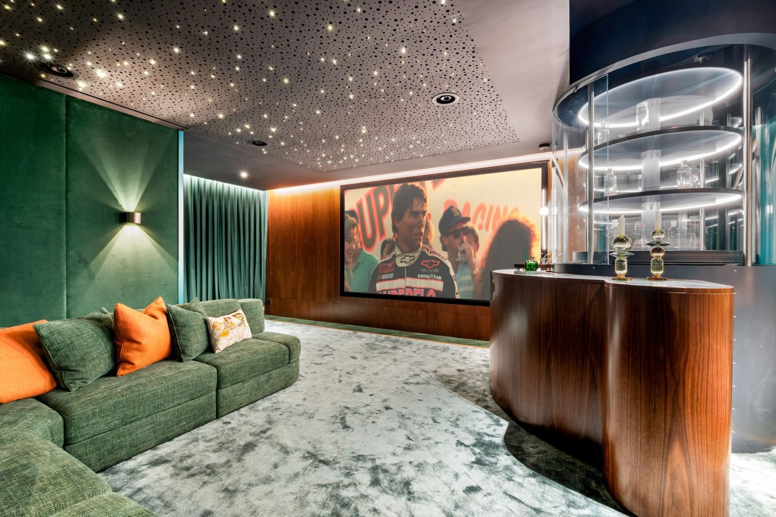 6 bedroom Villa for sale in Sotogrande with pool garage - € 9,950,000 (Ref: 9761802)