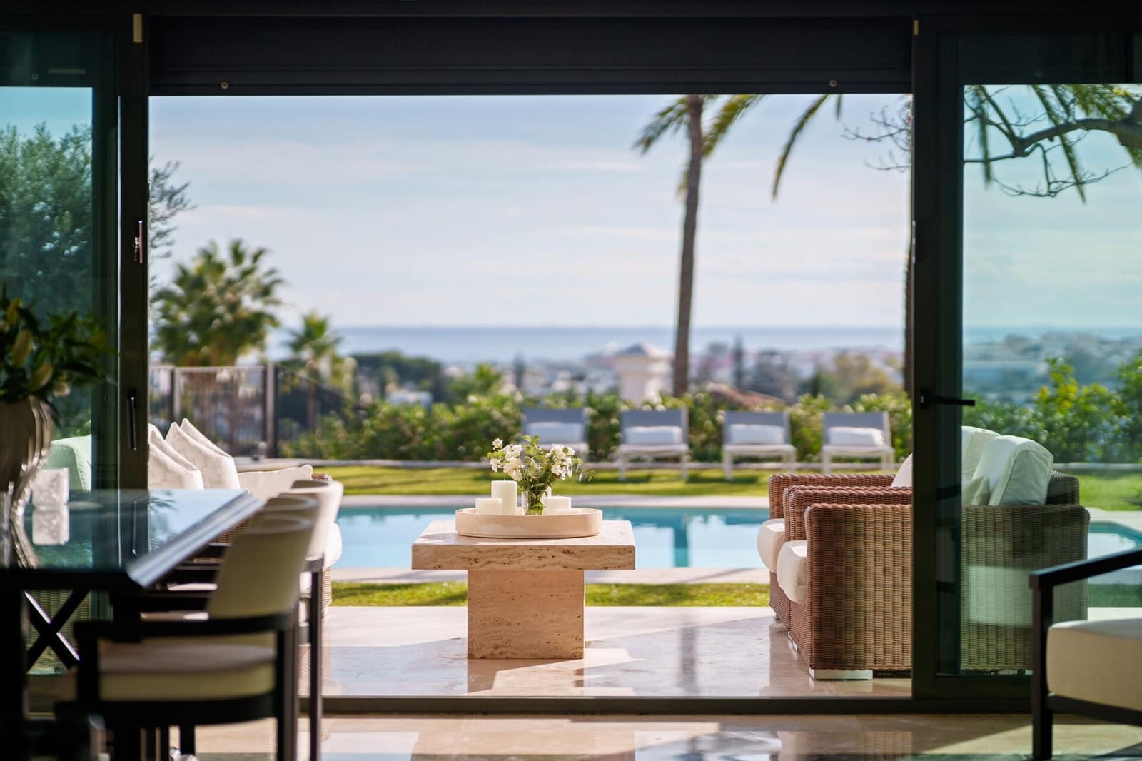 4 soveværelse Villa til salg i Nueva Andalucia med swimmingpool garage - € 4.390.000 (Ref: 9770387)