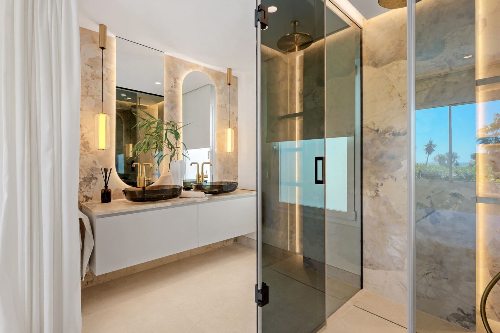 3 soverom Leilighet til salgs i New Golden Mile med svømmebasseng garasje - € 1 495 000 (Ref: 9785113)