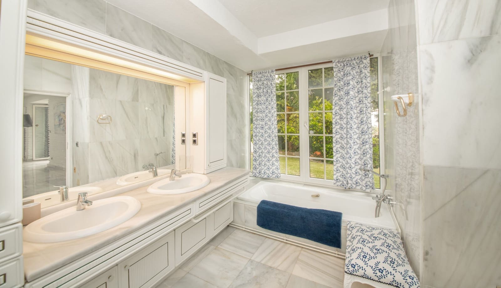 5 bedroom Villa for sale in Benalmadena with pool garage - € 2,100,000 (Ref: 9794349)