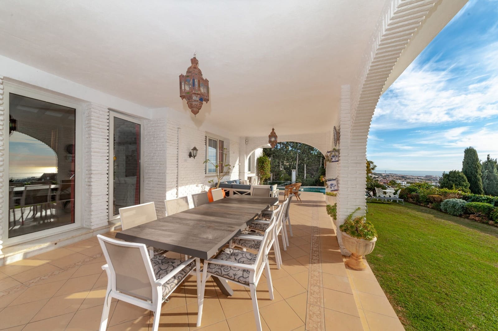 5 bedroom Villa for sale in Benalmadena with pool garage - € 2,100,000 (Ref: 9794349)