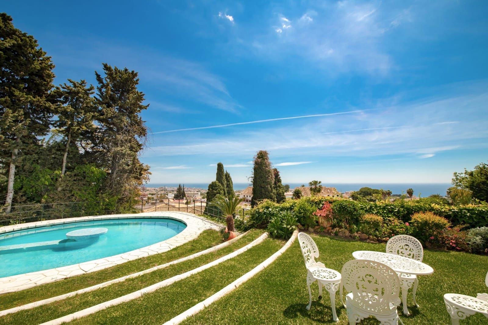 5 bedroom Villa for sale in Benalmadena with pool garage - € 2,100,000 (Ref: 9794349)