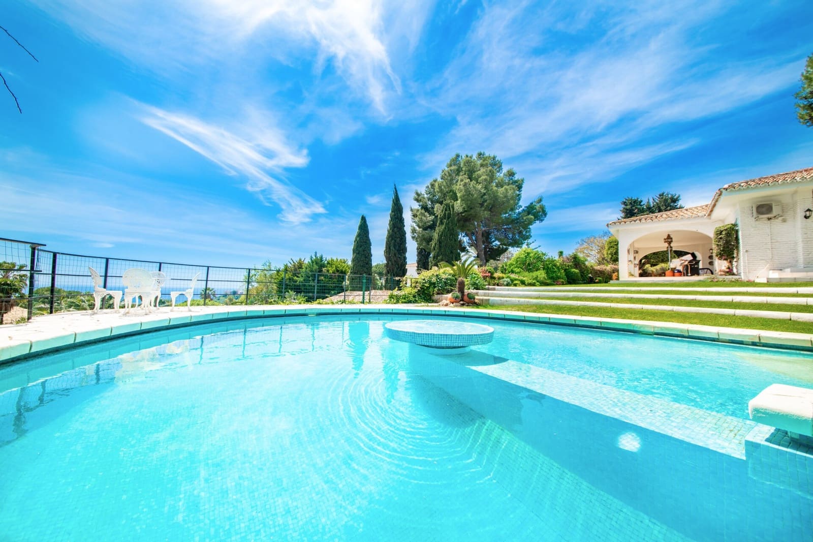 5 bedroom Villa for sale in Benalmadena with pool garage - € 2,100,000 (Ref: 9794349)