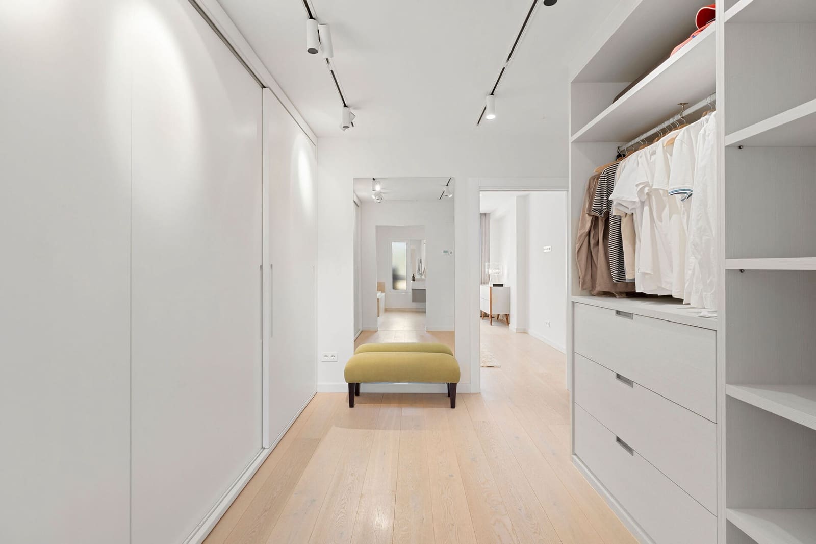 4 chambre Appartement à vendre à Nueva Andalucia avec piscine garage - 1 495 000 € (Ref: 9799040)