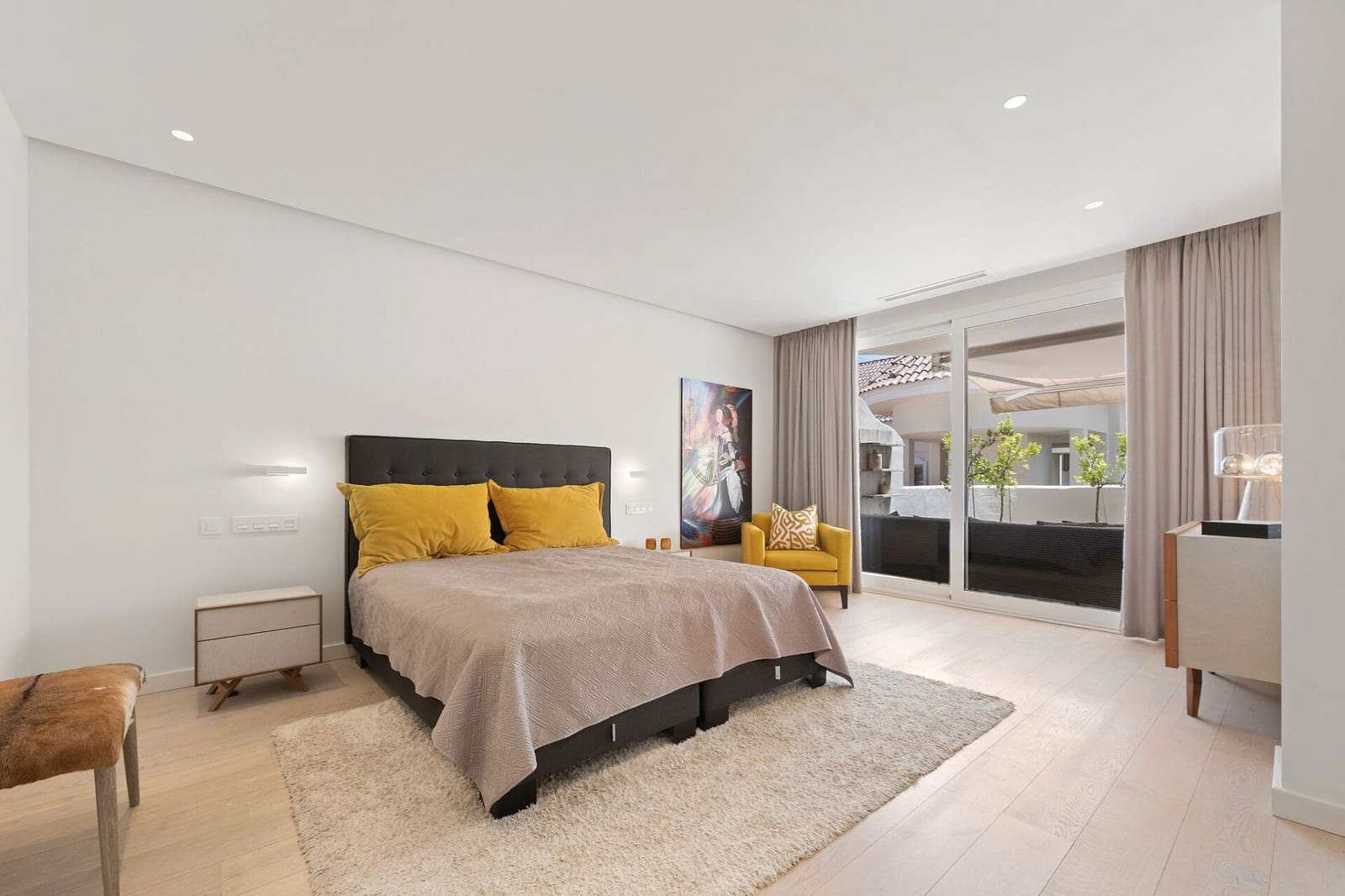 4 chambre Appartement à vendre à Nueva Andalucia avec piscine garage - 1 495 000 € (Ref: 9799040)