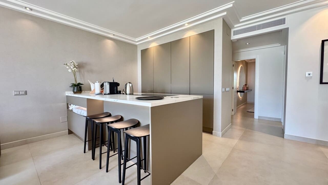 3 bedroom Apartment for sale in Marbella with pool garage - € 4,950,000 (Ref: 9799043)