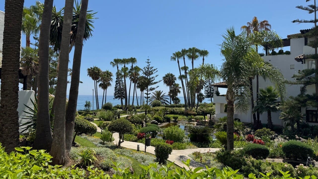 3 bedroom Apartment for sale in Marbella with pool garage - € 4,950,000 (Ref: 9799043)