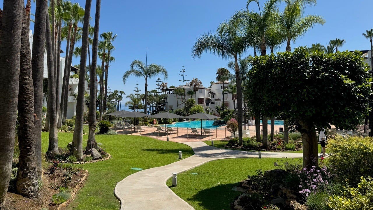 3 bedroom Apartment for sale in Marbella with pool garage - € 4,950,000 (Ref: 9799043)
