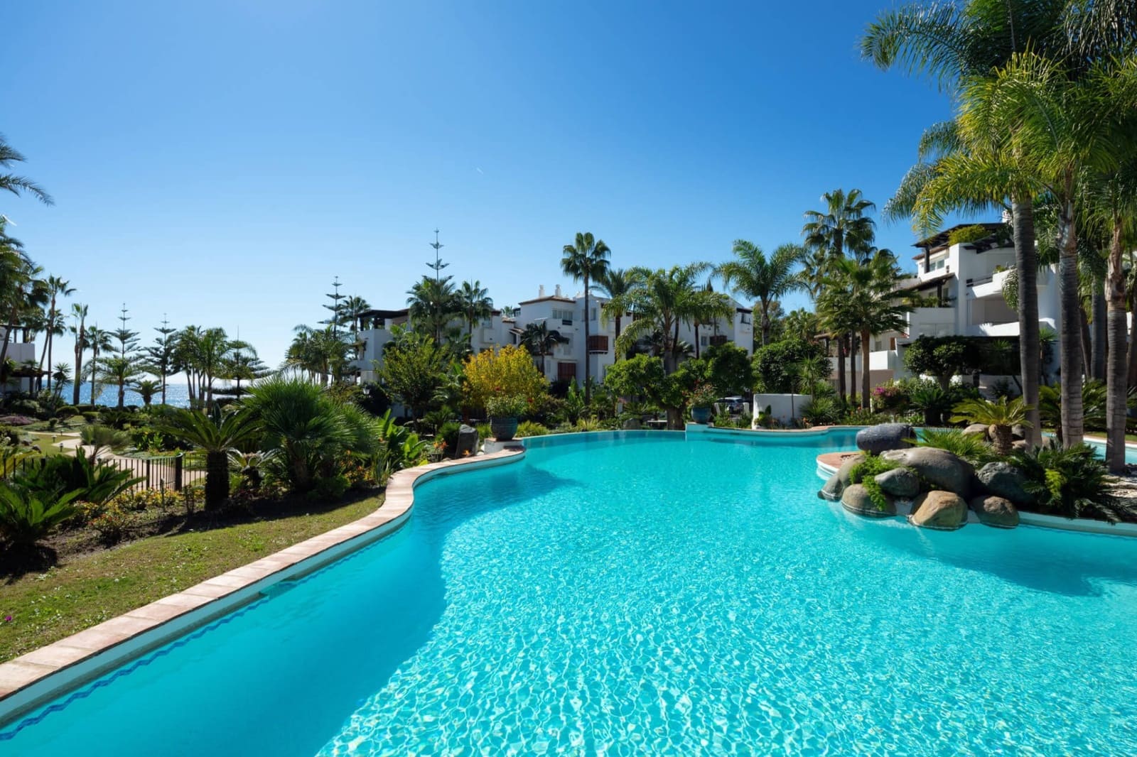 3 bedroom Apartment for sale in Marbella with pool garage - € 4,950,000 (Ref: 9799043)