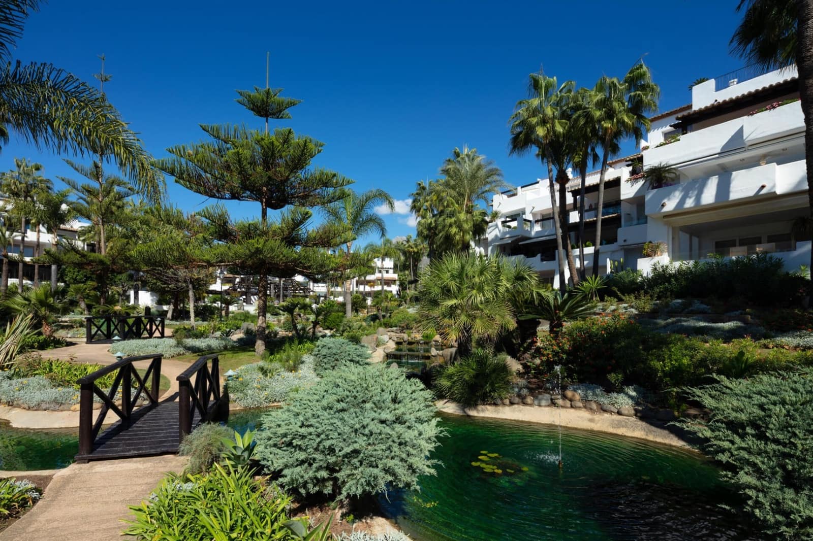 3 bedroom Apartment for sale in Marbella with pool garage - € 4,950,000 (Ref: 9799043)