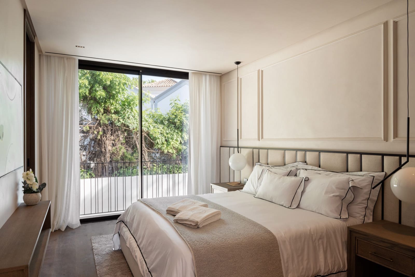 Chalet de 6 habitaciones en Nueva Andalucia en venta con piscina - 9.490.000 € (Ref: 9804126)