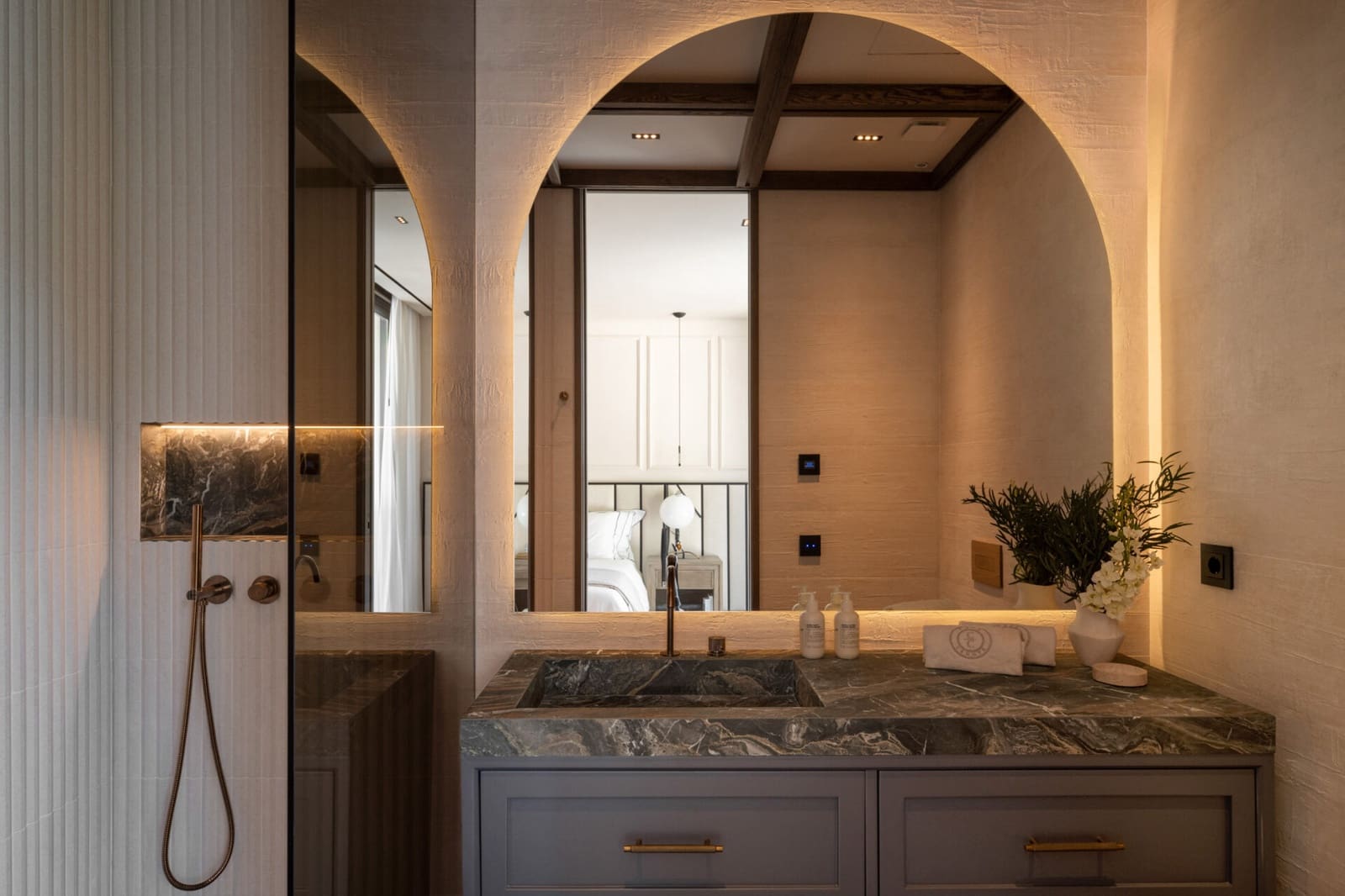 Chalet de 6 habitaciones en Nueva Andalucia en venta con piscina - 9.490.000 € (Ref: 9804126)