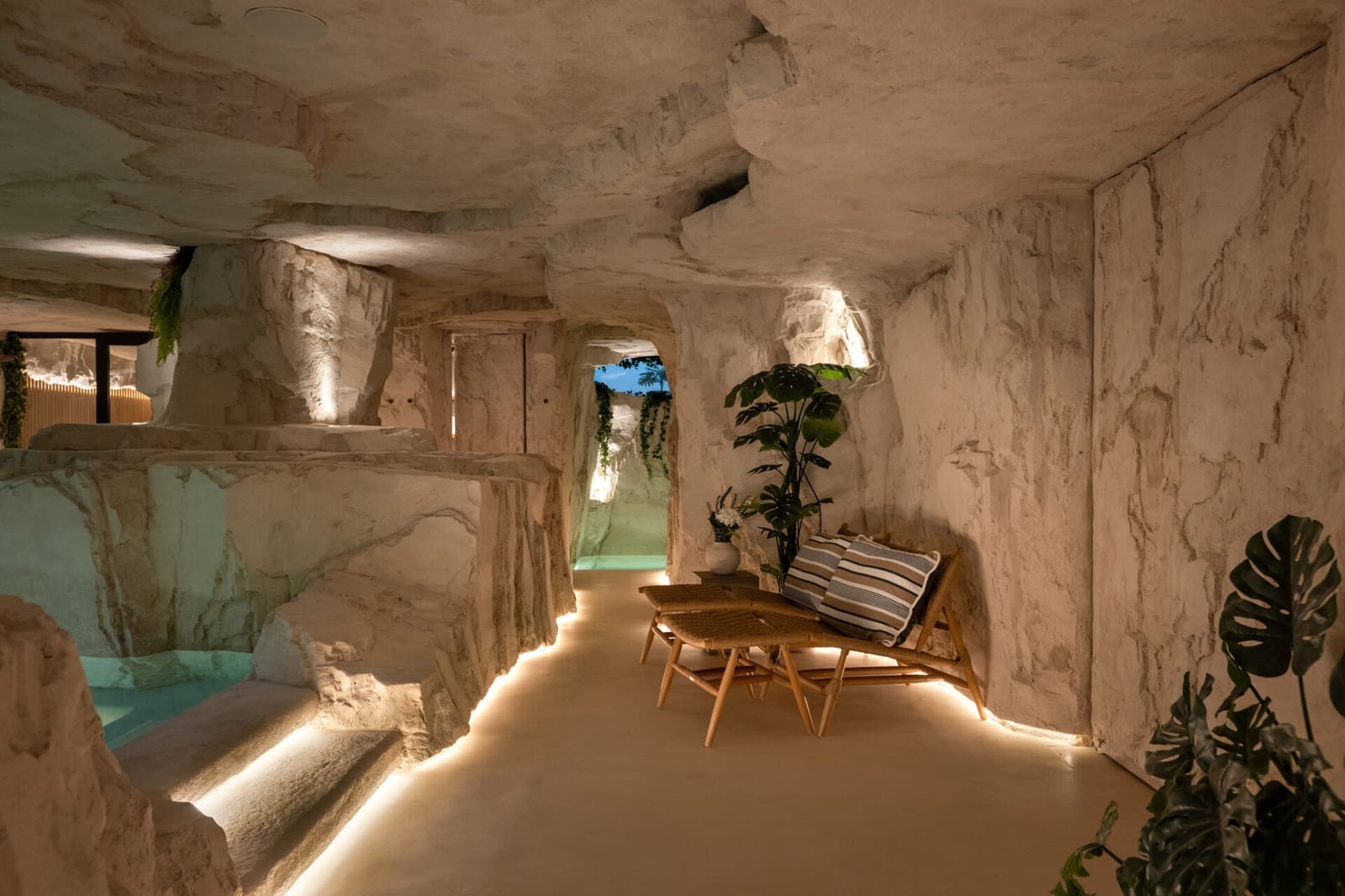 Chalet de 6 habitaciones en Nueva Andalucia en venta con piscina - 9.490.000 € (Ref: 9804126)