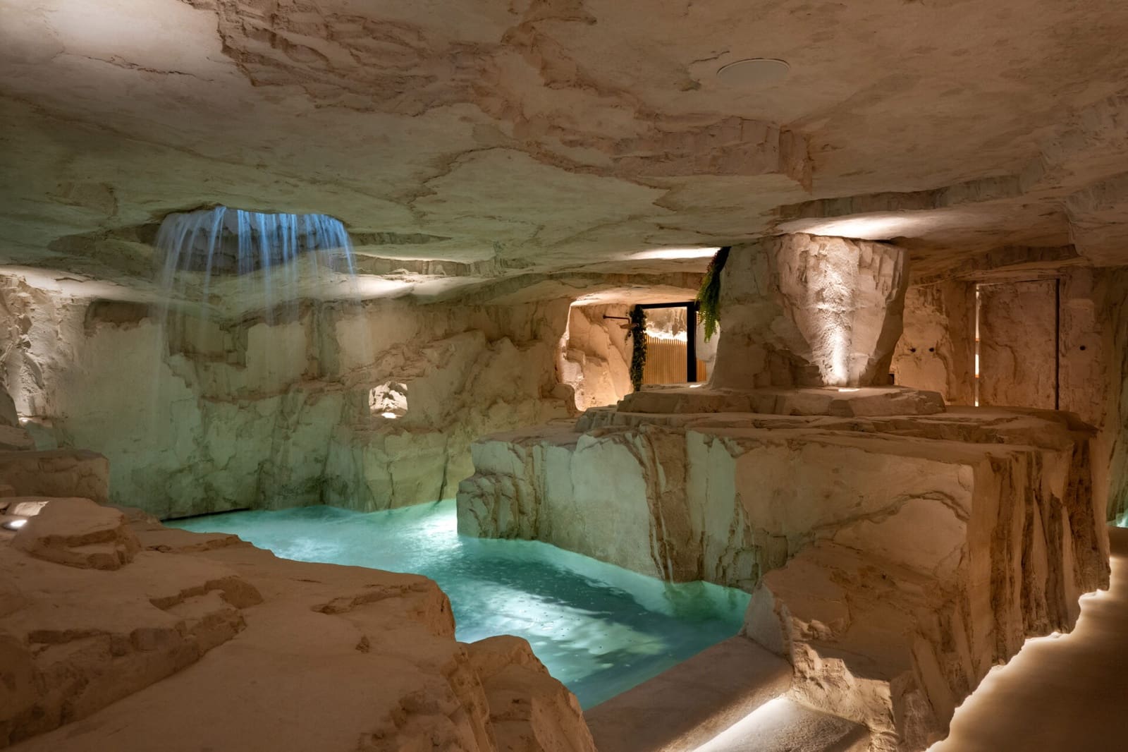 Chalet de 6 habitaciones en Nueva Andalucia en venta con piscina - 9.490.000 € (Ref: 9804126)