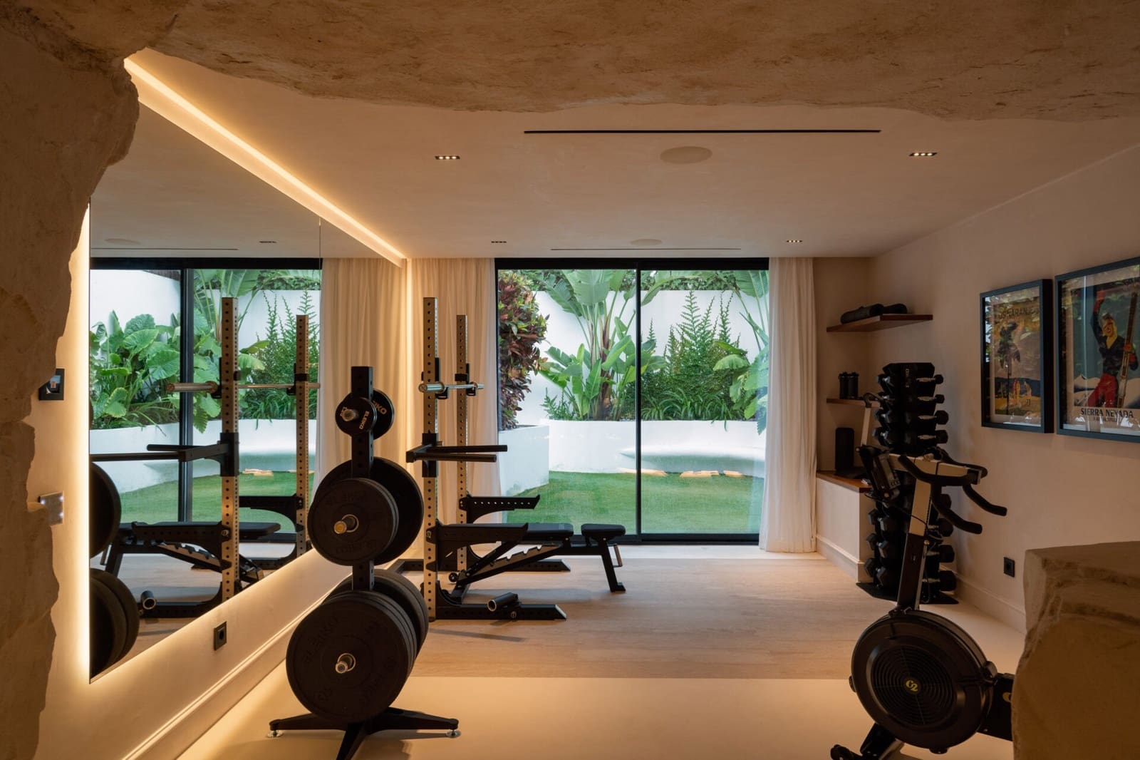 Chalet de 6 habitaciones en Nueva Andalucia en venta con piscina - 9.490.000 € (Ref: 9804126)