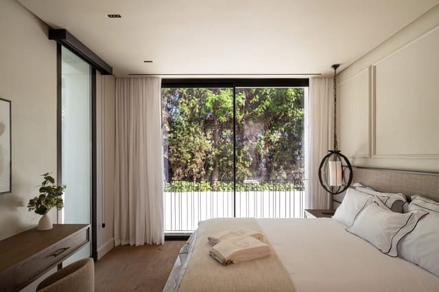 Chalet de 6 habitaciones en Nueva Andalucia, Marbella en venta - 9.490.000 € (Ref: 9804126)