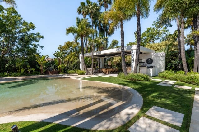 Chalet de 6 habitaciones en Nueva Andalucia, Marbella en venta - 9.490.000 € (Ref: 9804126)