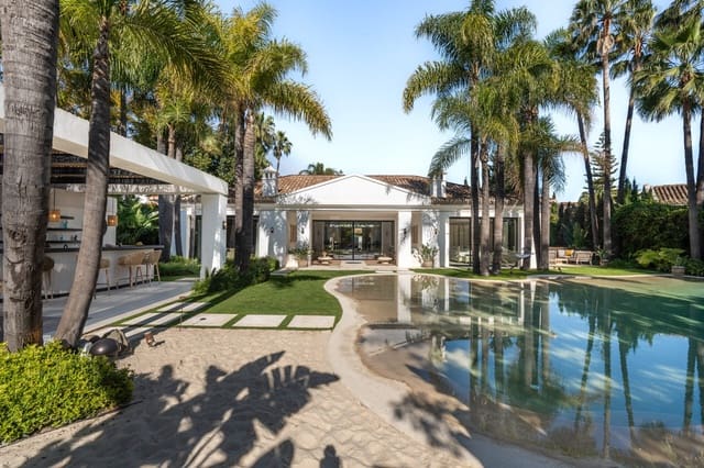 Chalet de 6 habitaciones en Nueva Andalucia, Marbella en venta - 9.490.000 € (Ref: 9804126)