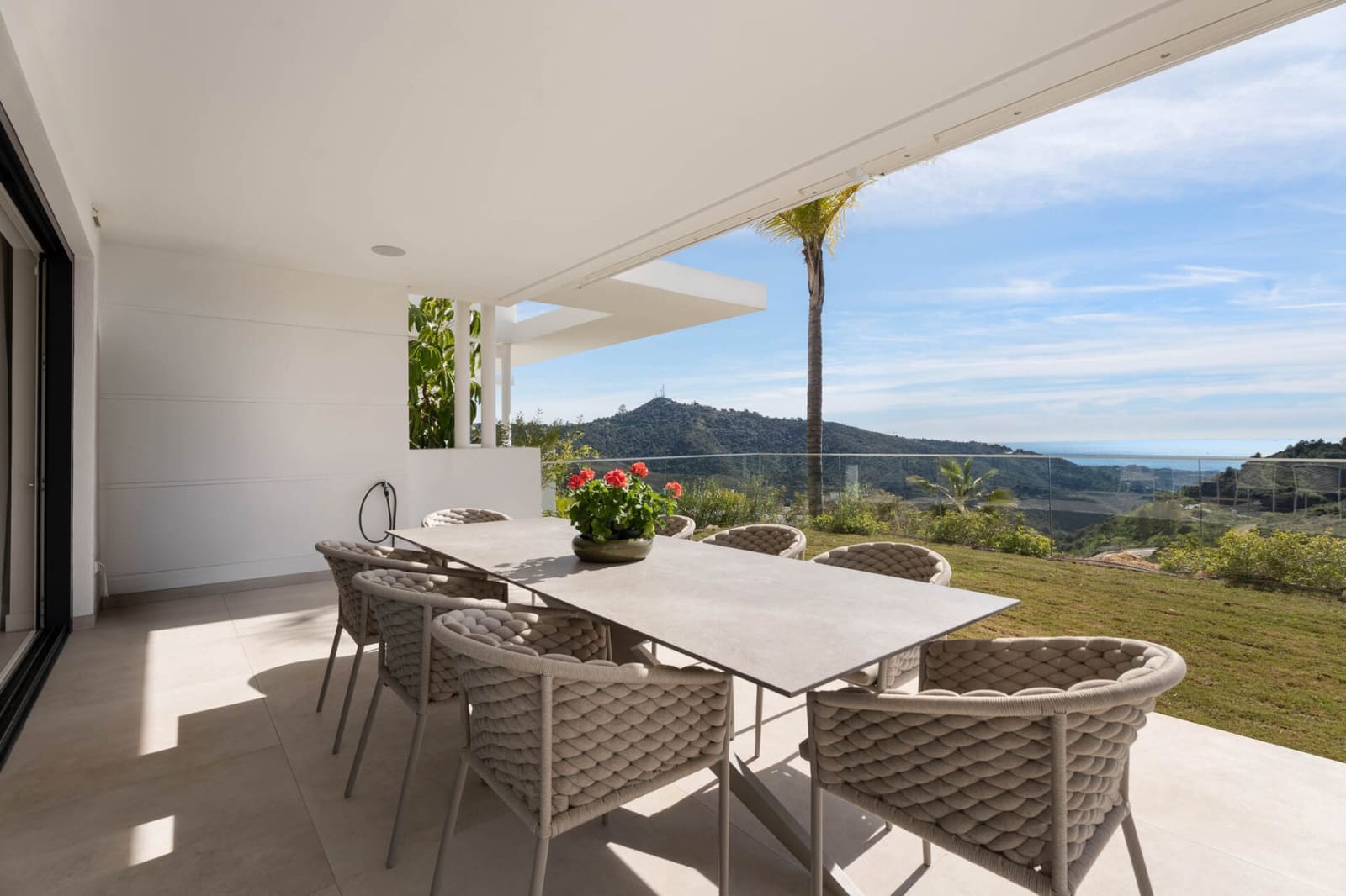 3 bedroom Apartment for sale in Ojen with pool garage - € 1,695,000 (Ref: 9804127)