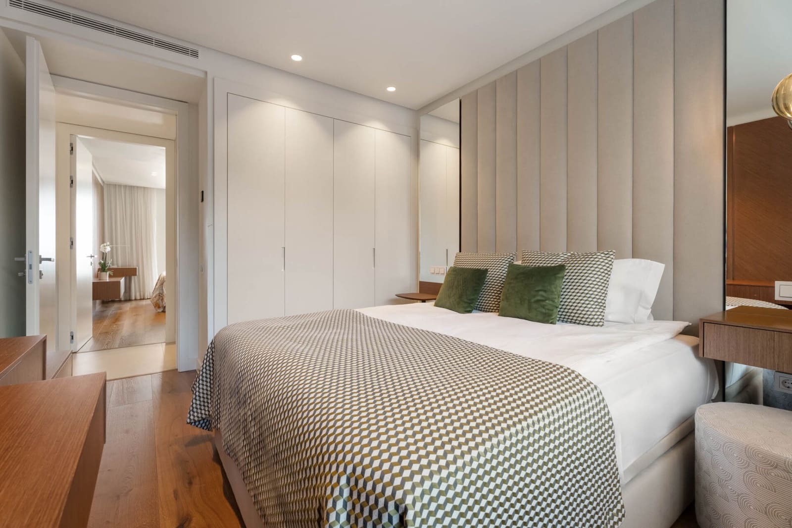 3 bedroom Apartment for sale in Ojen with pool garage - € 1,695,000 (Ref: 9804127)