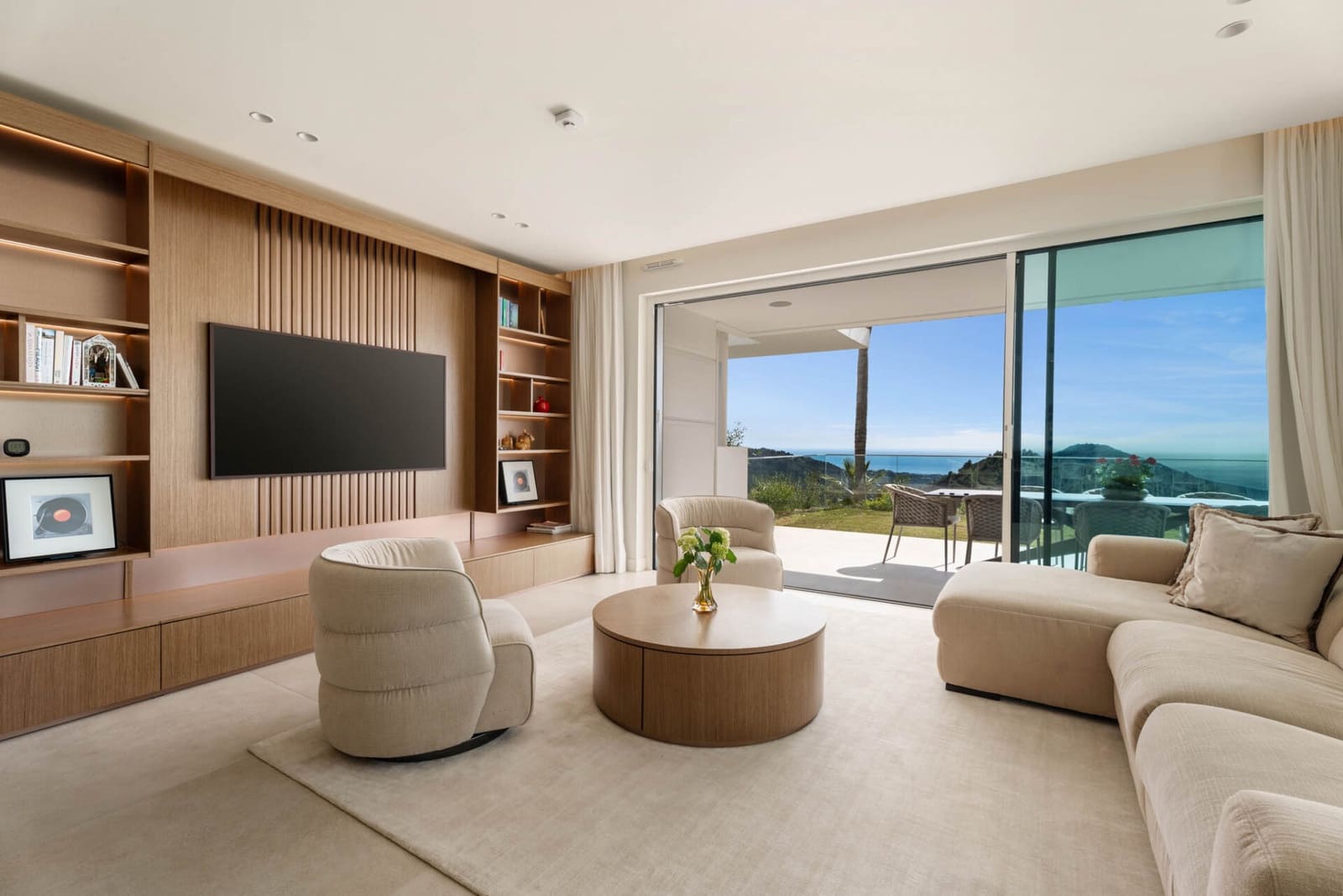 3 bedroom Apartment for sale in Ojen with pool garage - € 1,695,000 (Ref: 9804127)