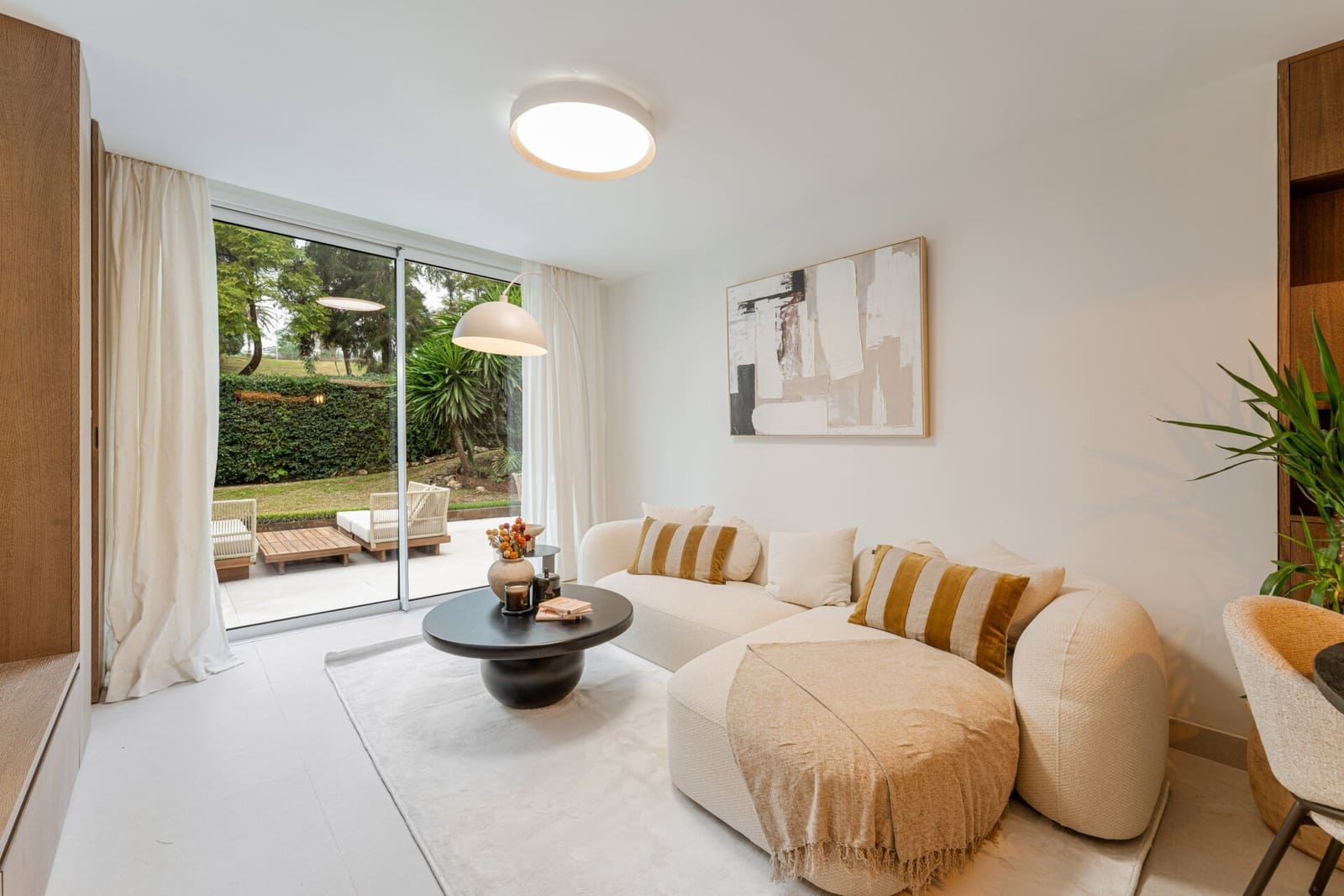 3 quarto Apartamento para venda em La Quinta com piscina - 695 000 € (Ref: 9804130)