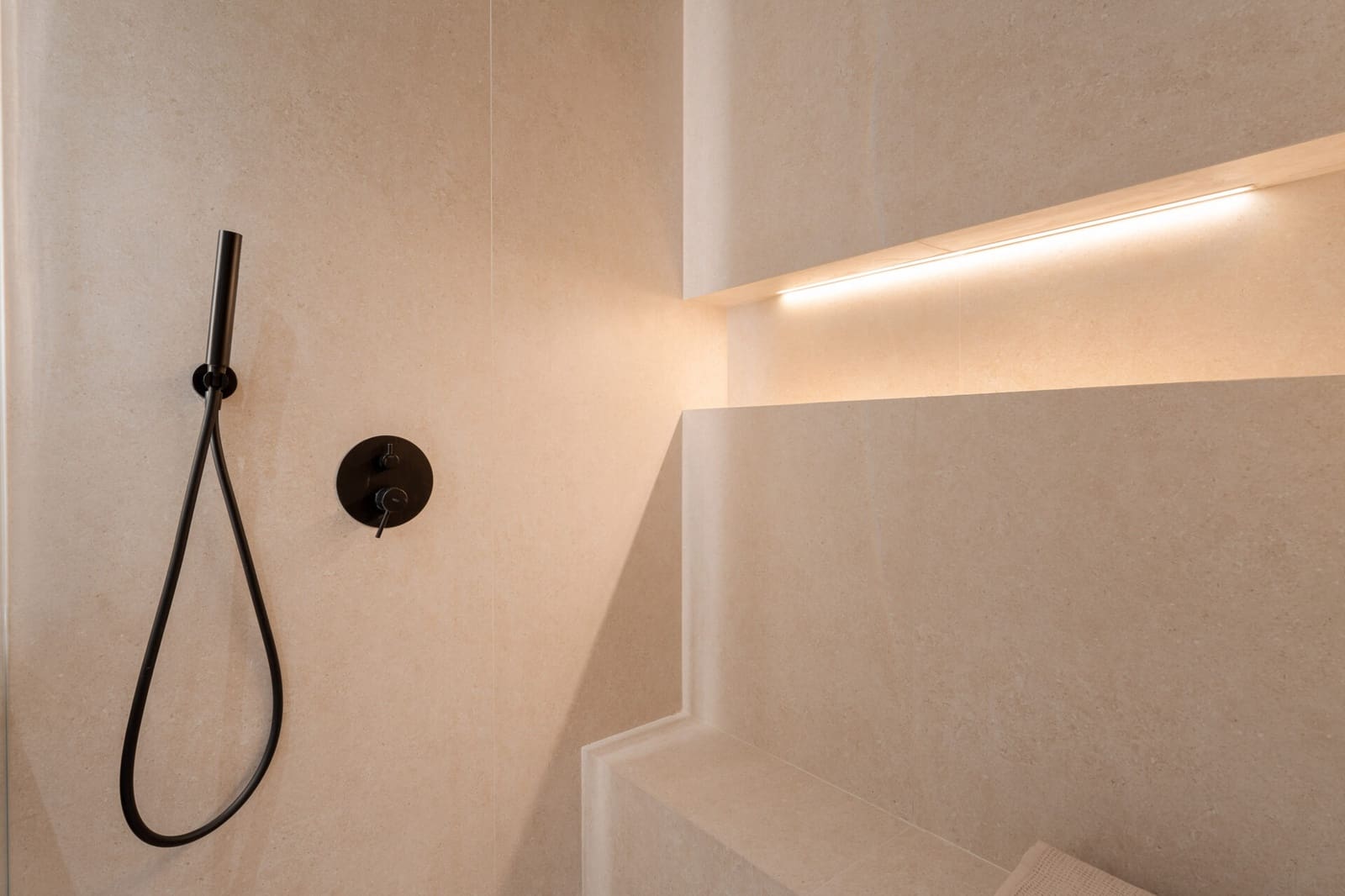 3 quarto Apartamento para venda em La Quinta com piscina - 695 000 € (Ref: 9804130)