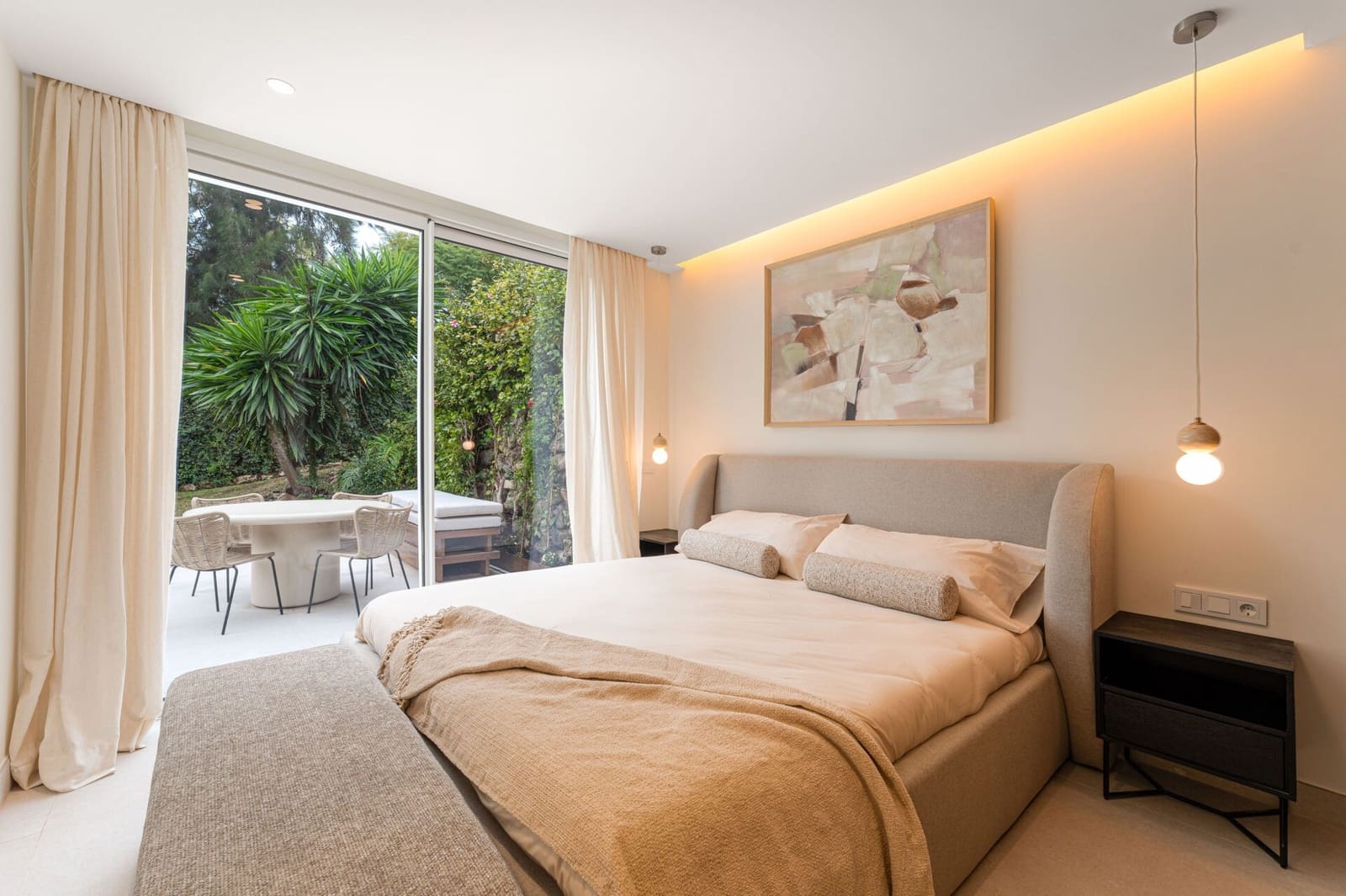 3 quarto Apartamento para venda em La Quinta com piscina - 695 000 € (Ref: 9804130)