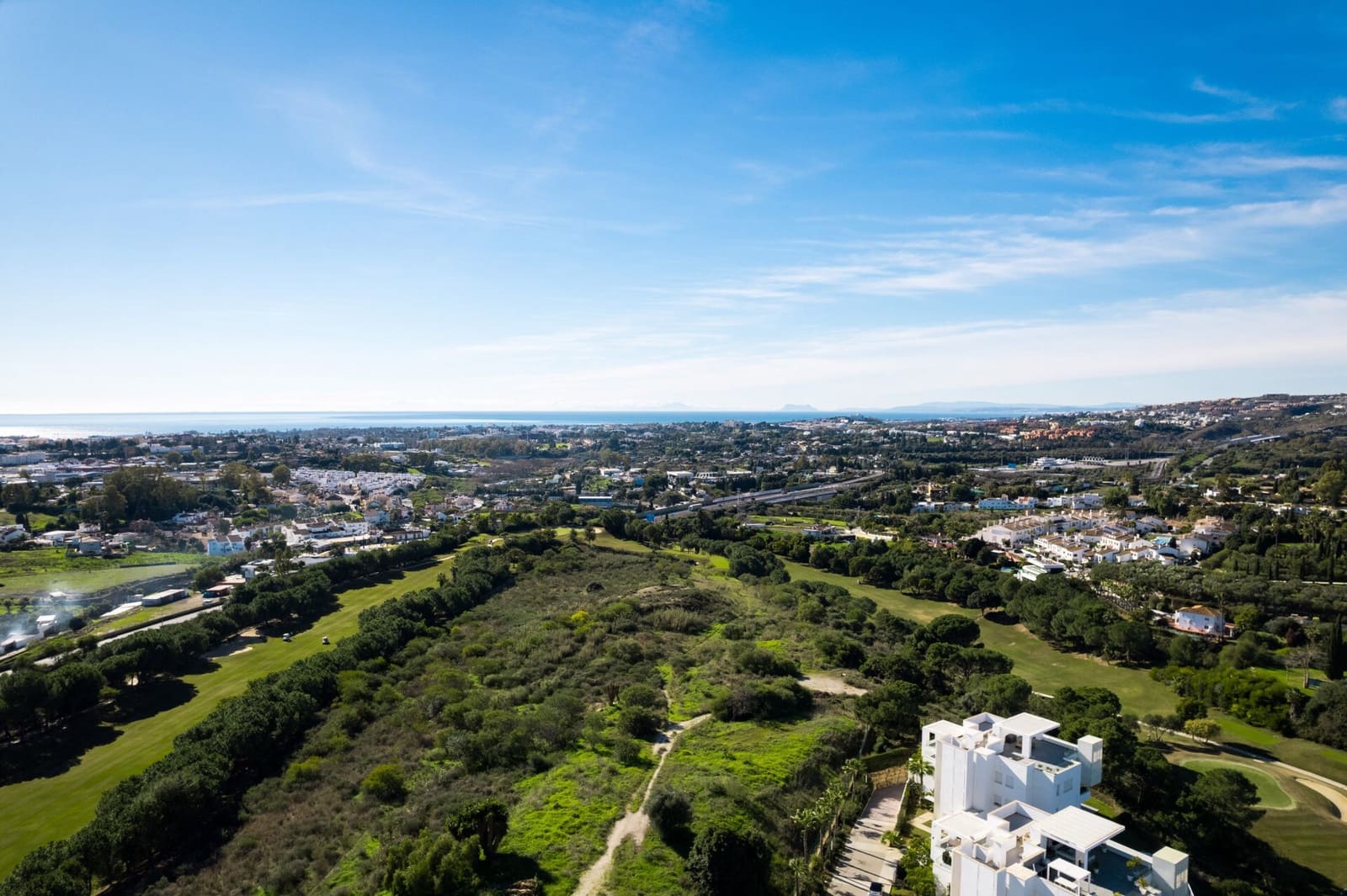 3 quarto Apartamento para venda em La Quinta com piscina - 695 000 € (Ref: 9804130)