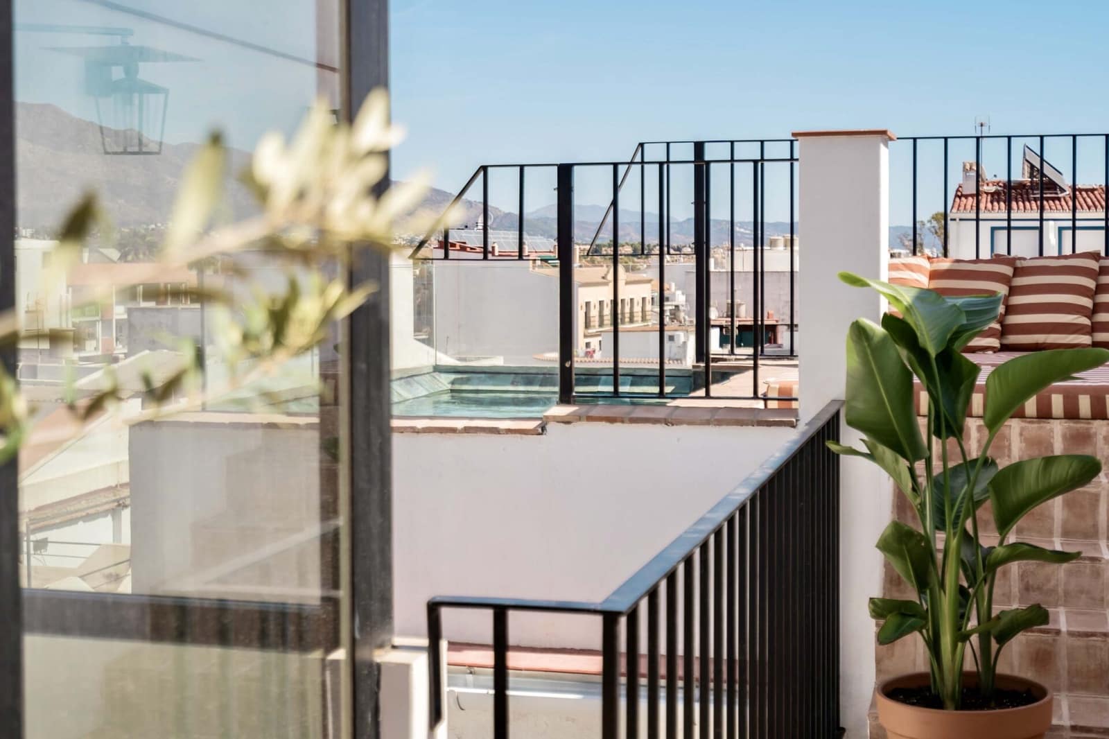 3 makuuhuone Omakotitalo myytävänä paikassa San Pedro de Alcantara mukana uima-altaan - 875 000 € (Ref: 9807832)