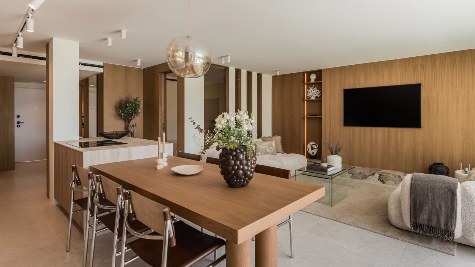 3 bedroom Apartment for sale in Nueva Andalucia with pool - € 1,350,000 (Ref: 9811392)