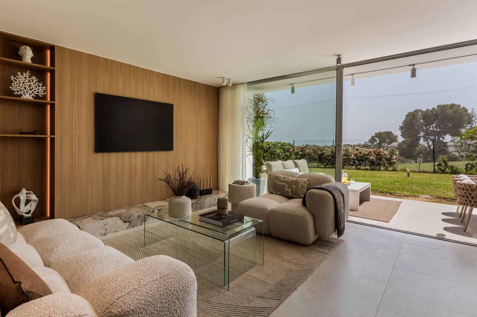 3 bedroom Apartment for sale in Nueva Andalucia with pool - € 1,350,000 (Ref: 9811392)