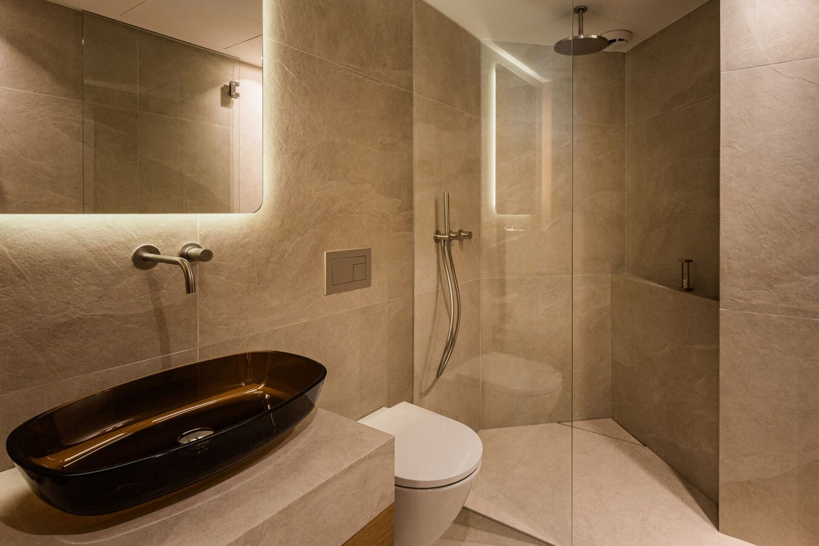 3 bedroom Apartment for sale in Nueva Andalucia with pool - € 1,350,000 (Ref: 9811392)