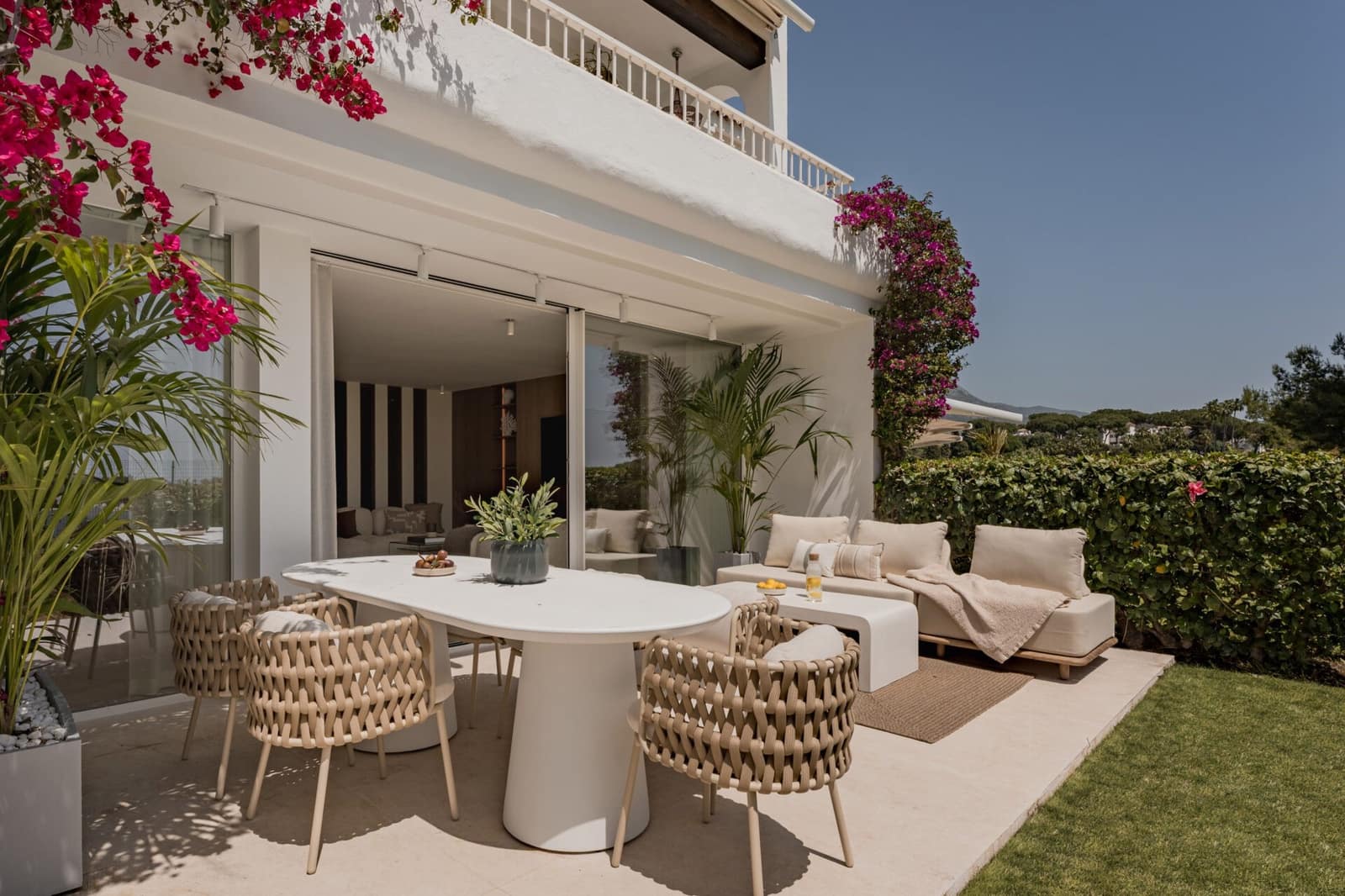 3 bedroom Apartment for sale in Nueva Andalucia with pool - € 1,350,000 (Ref: 9811392)